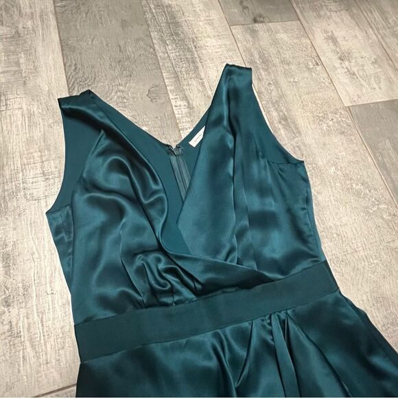 Banana Republic Silk Jewel GREEN V Neck Sleeveless Wrap Front Ruffle Dress 2 P - Picture 13 of 16